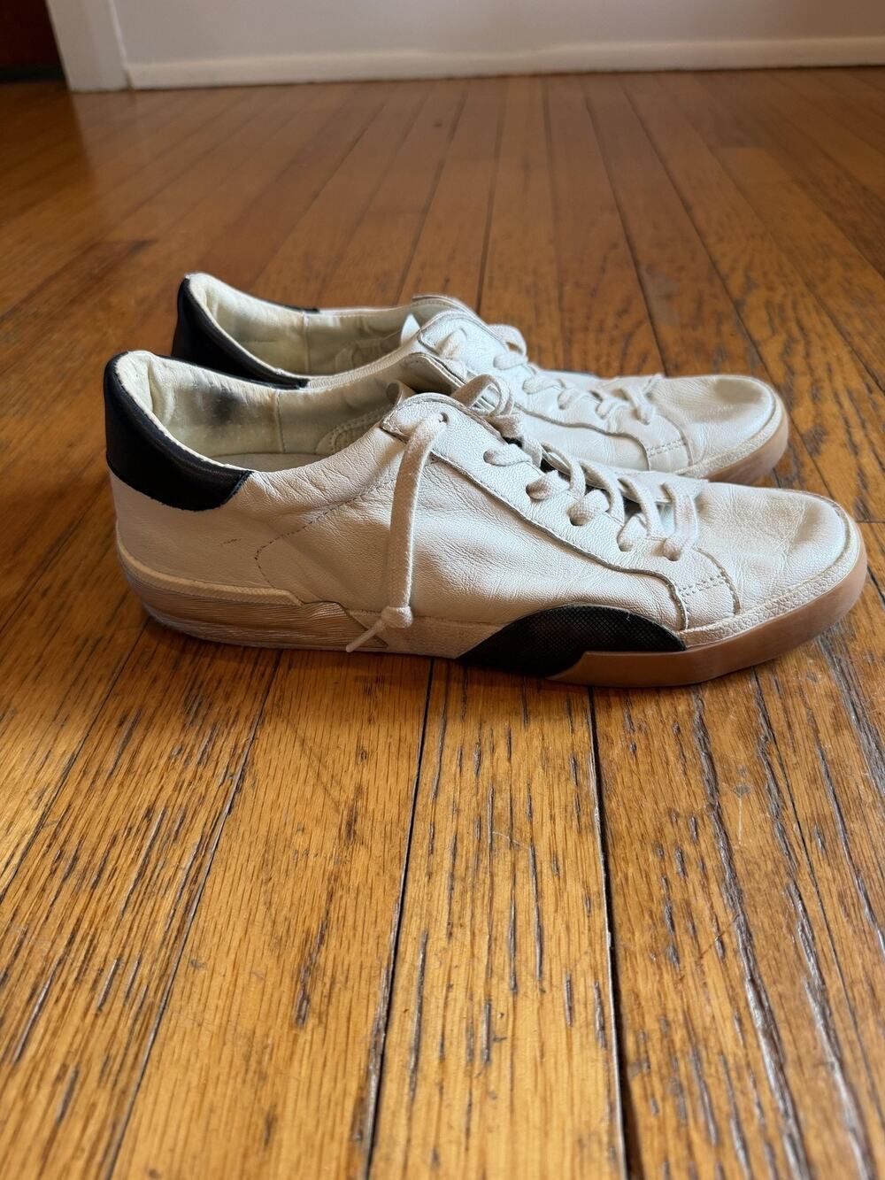 Dolce Vita Shoes Women 10 White Black Low Top Gum Sneakers